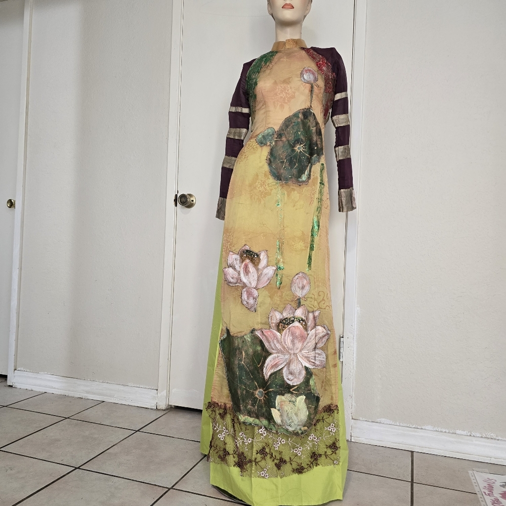 Bella Viet ao dai size 2 Vietnamese Traditional Dress